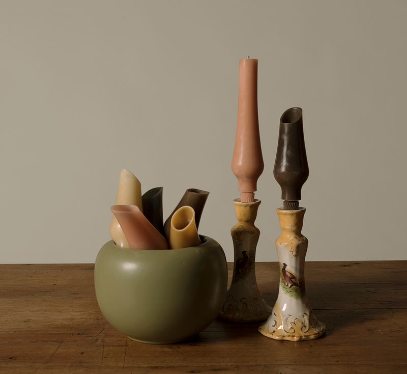 HANDS WAX VASE IN DARK