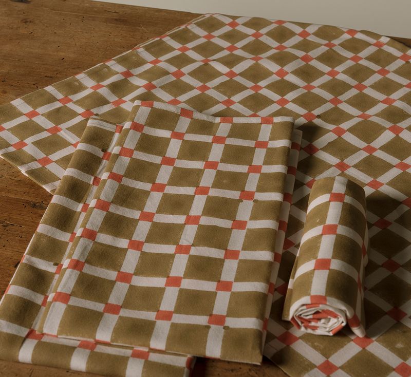 CHECKERBOARD BLOCK PRINT TEA TOWEL IN OLIVE AND RED