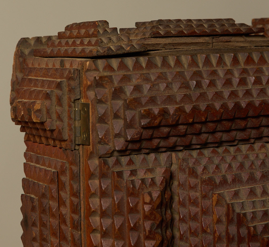 19TH CENTURY TRAMP ART DRESSER BOX