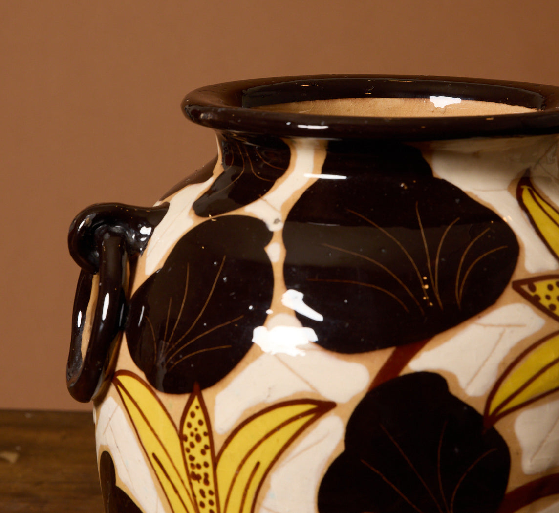 1930S ITALIAN NOVECENTO PAINTED LILY MAJOLICA VASE