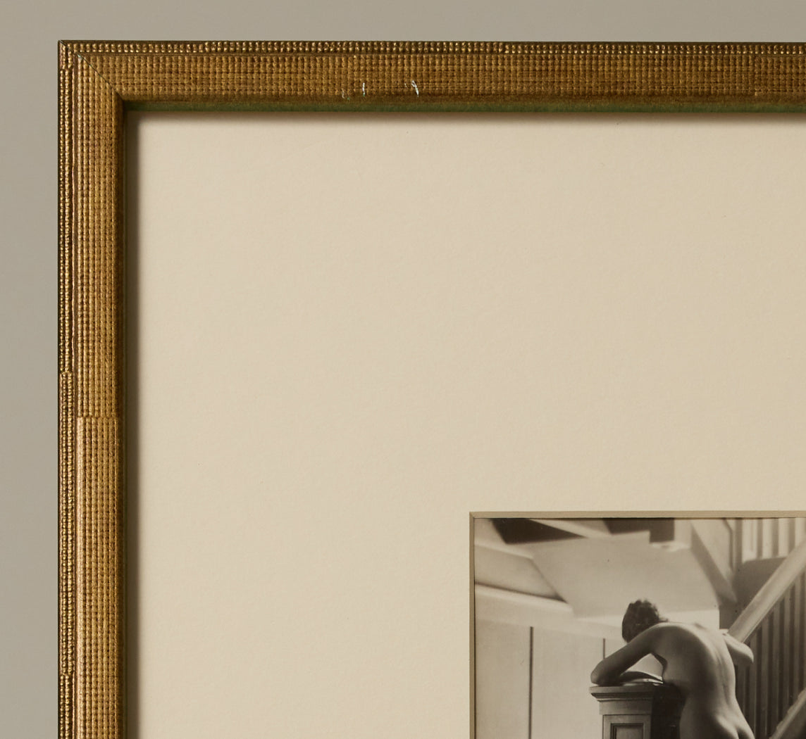 1920S NUDE WOMAN ON STAIRS