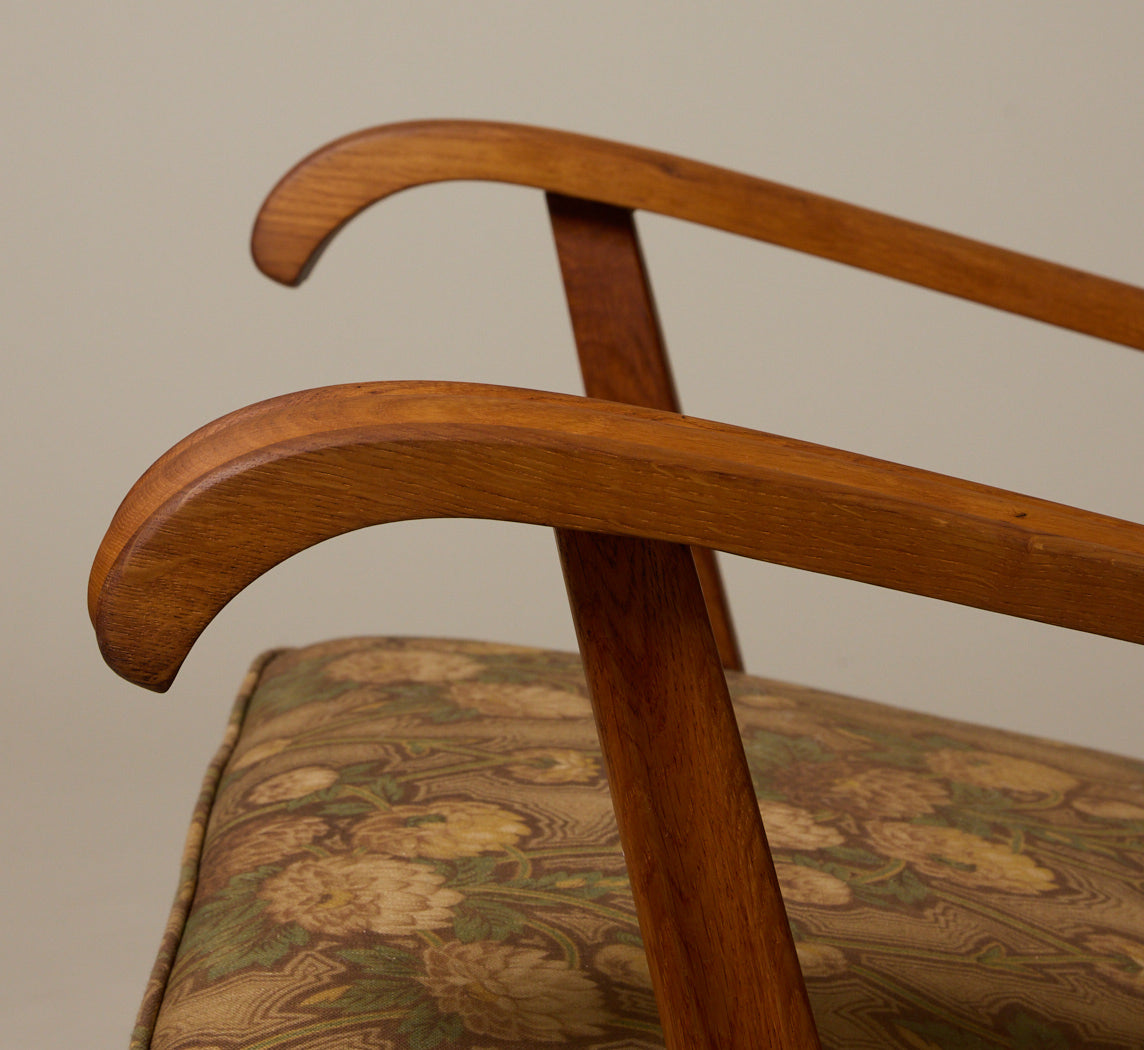 MID-CENTURY LOUNGE CHAIR BY FRITZ HANSEN IN PIERCE & WARD CHRYSANTHEMUM