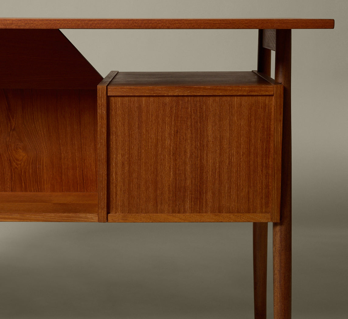 1960S DANISH ASYMMETRICAL TEAK DESK BY GUNNAR NIELSEN