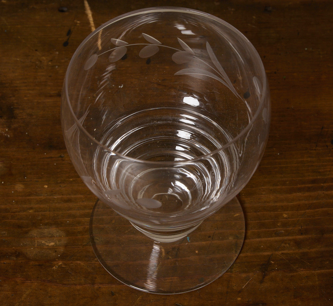 1920S ART DECO ENGRAVED GLASSWARE SET OF 9