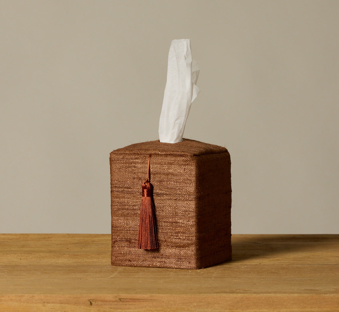 PIERCE & WARD ACORN TISSUE BOX COVER IN RAW SILK