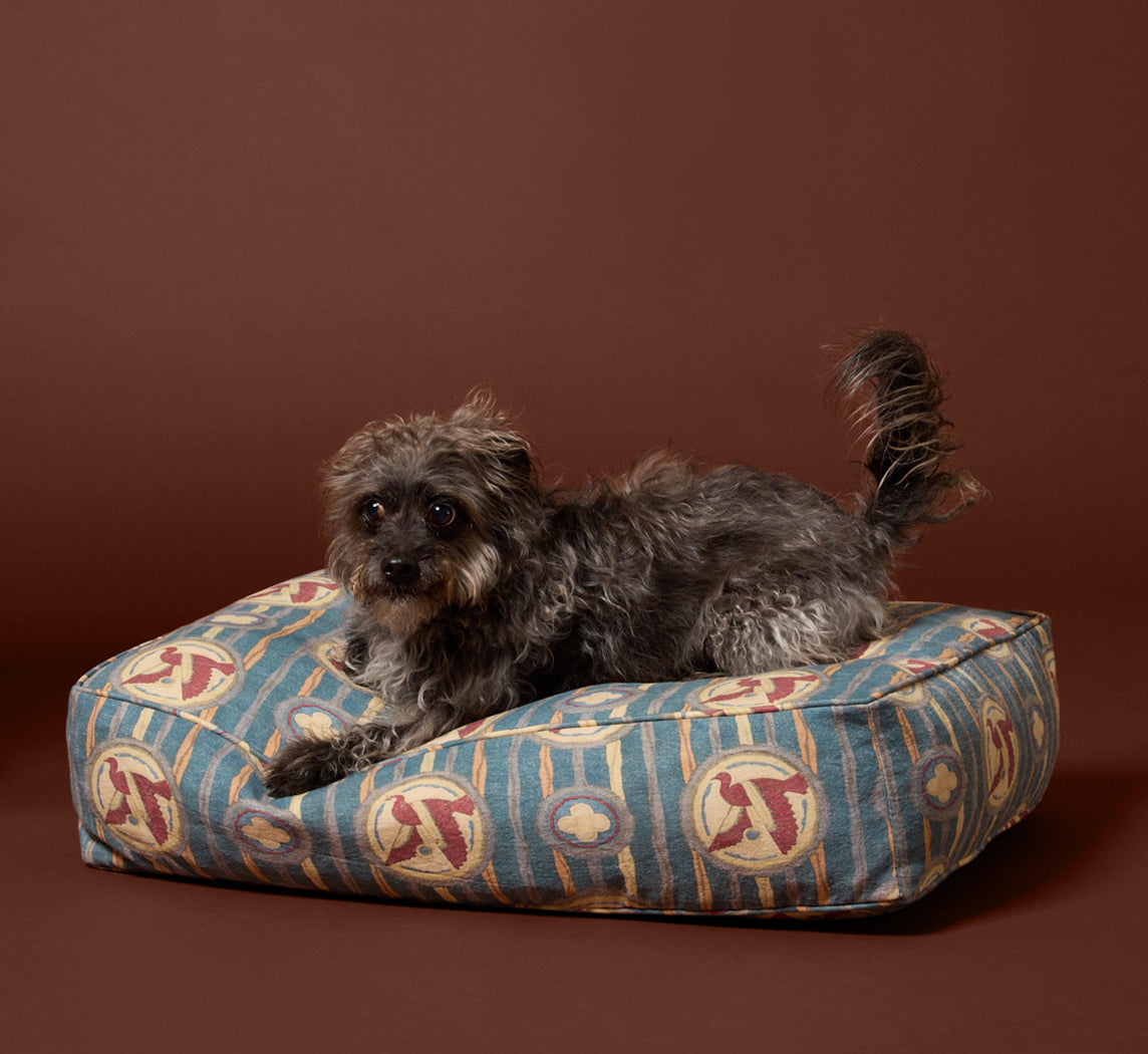 PIERCE & WARD DOG BED IN IBIS FRESCO (MULTIPLE SIZES)