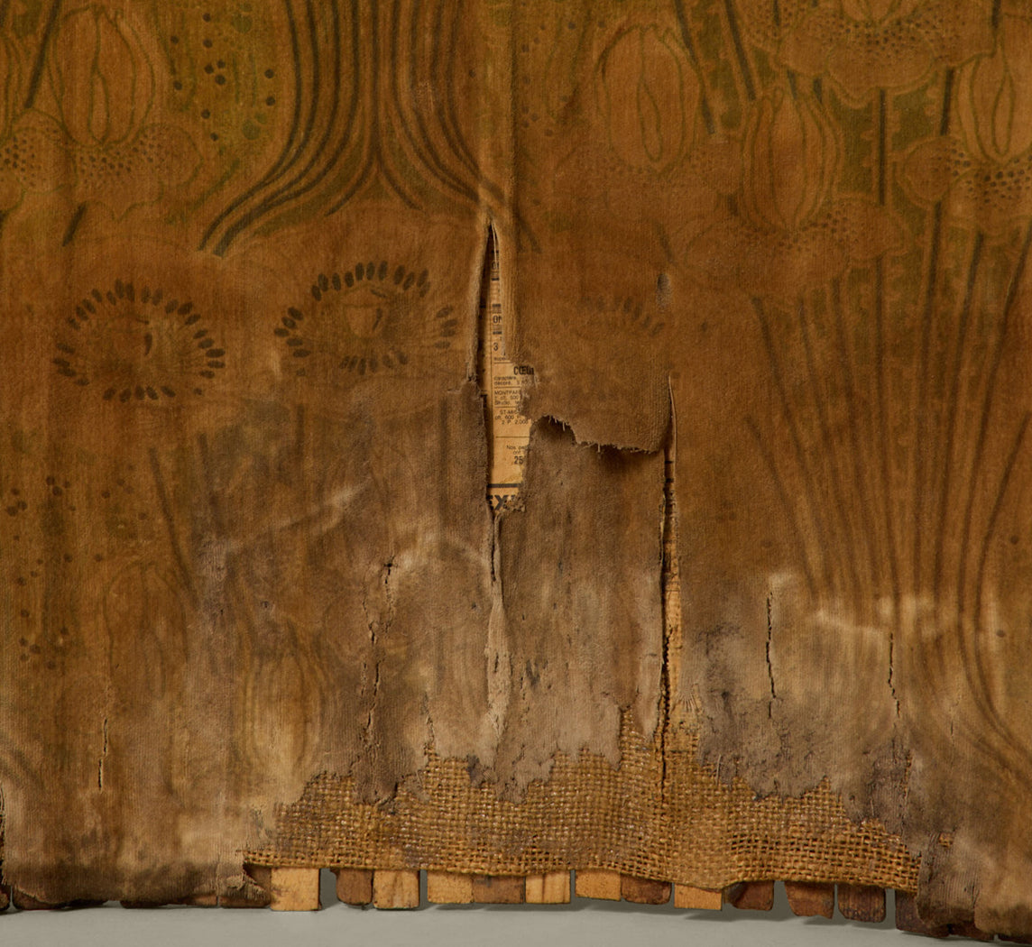 ART NOUVEAU TAMBOUR FLOOR SCREEN