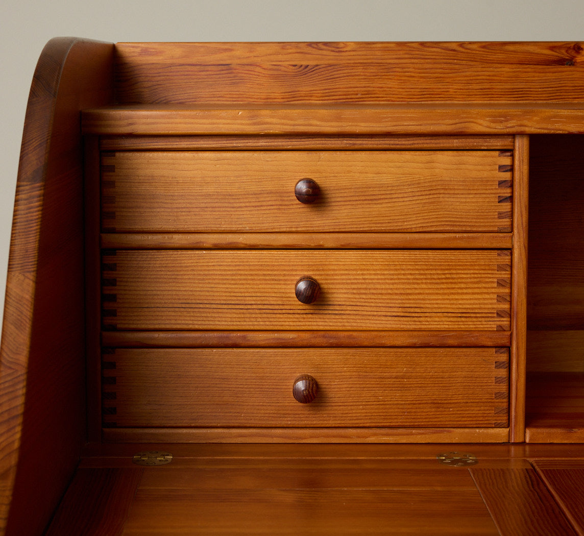 1970S DANISH PINE WRITING DESK BY ANDREAS HANSEN