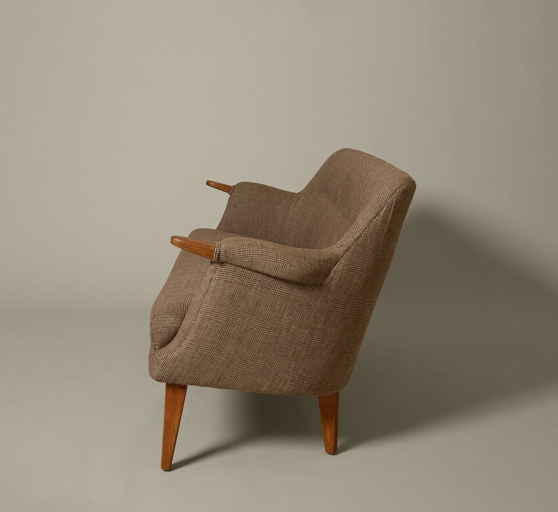 1950S KURT OLSEN STYLE DANISH TEAK SOFA