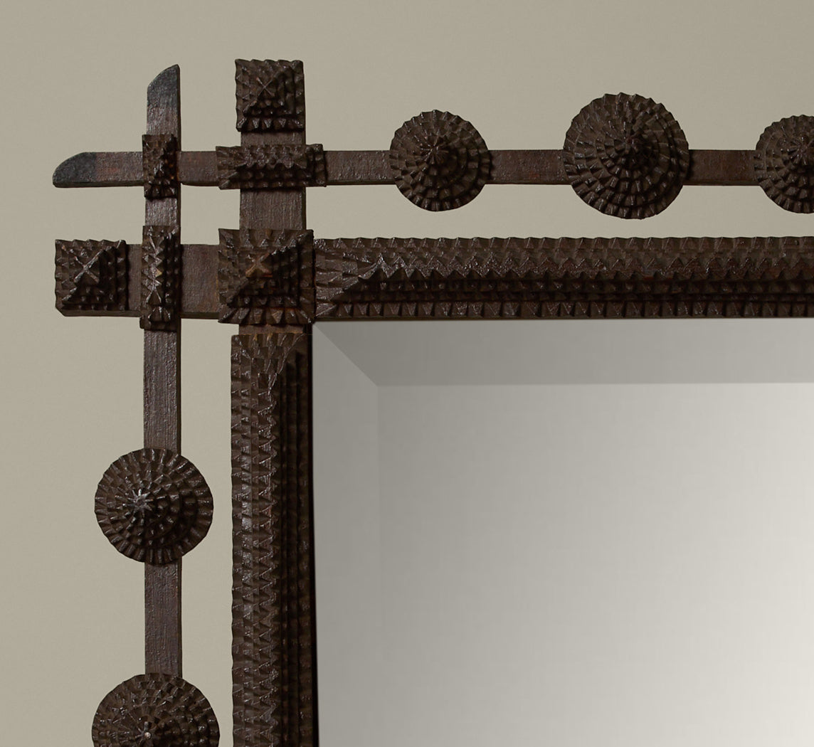 19TH CENTURY TRAMP ART FRAME WITH CIRCLE MOTIF