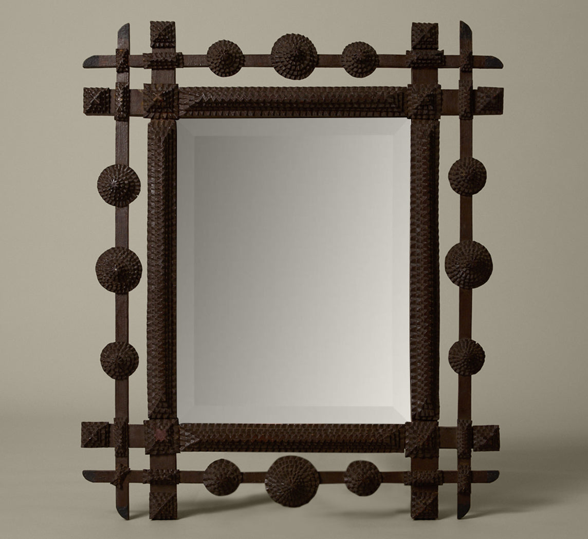 19TH CENTURY TRAMP ART FRAME WITH CIRCLE MOTIF