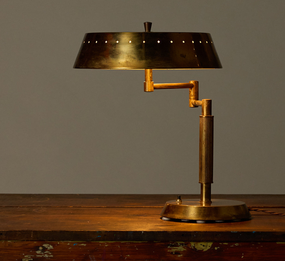 1960S ITALIAN MID-CENTURY ARTICULATING TABLE LAMP IN PATINATED BRASS
