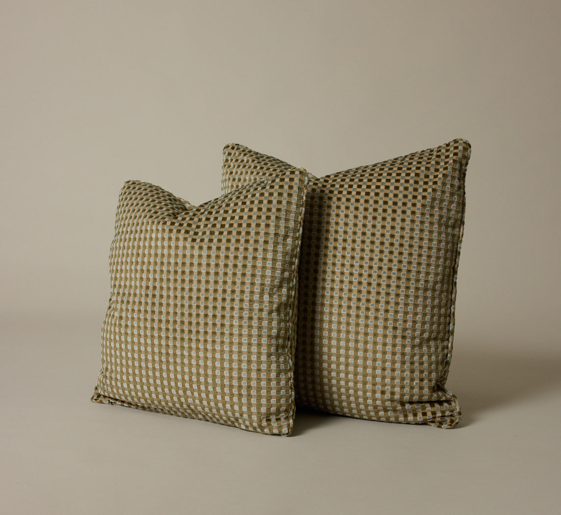THE REED PILLOW 20"X20"