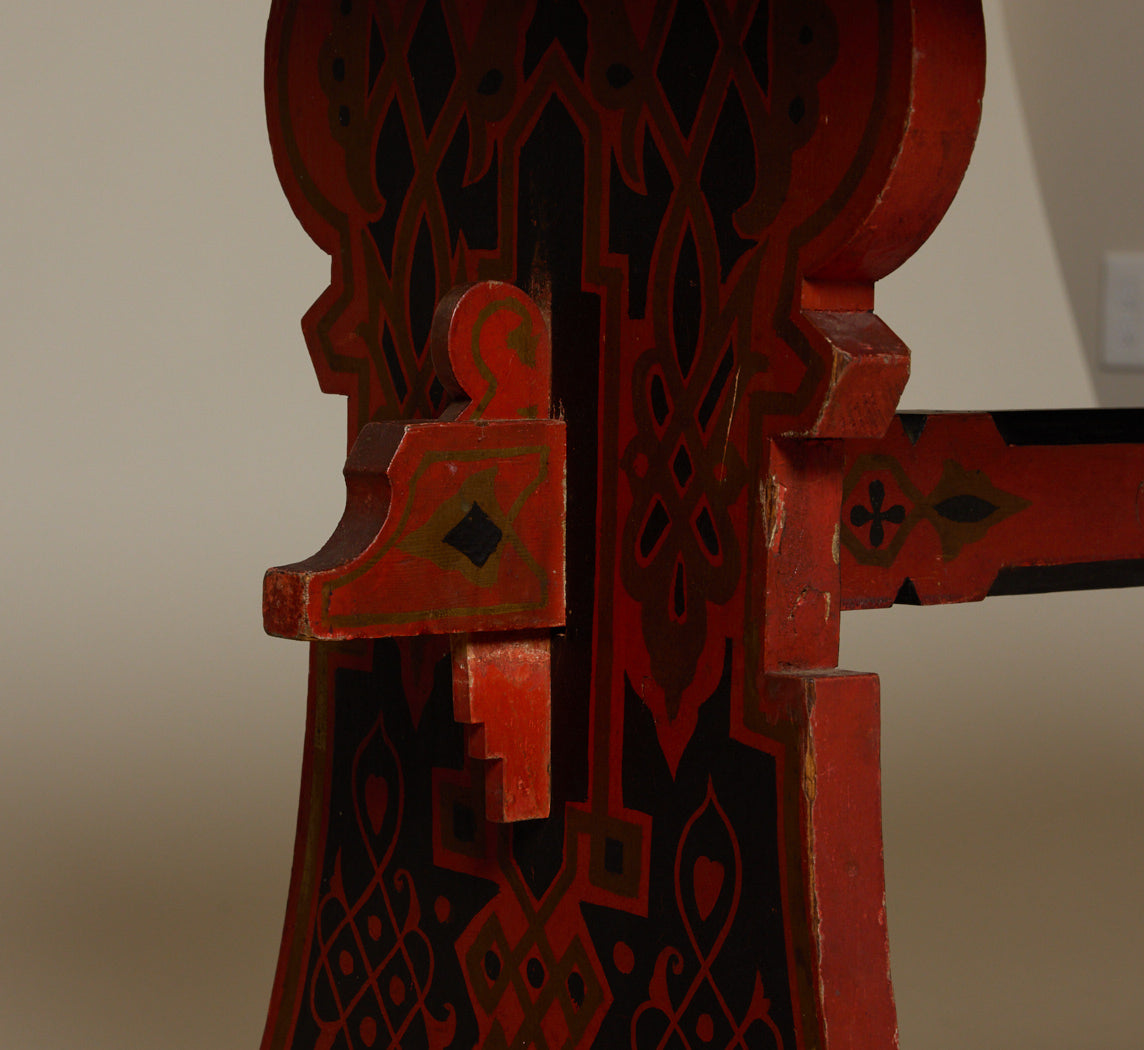 EARLY 20TH CENTURY RUSSIAN HAND PAINTED PARLOR TABLE