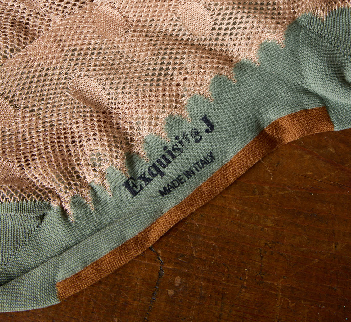 EXQUISITE J SHEER SOCKS IN BLUSH DOT
