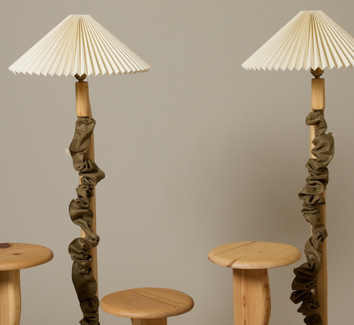 VINTAGE KNOTTY PINE TELEPHONE LAMP WITH PLEATED SHADE