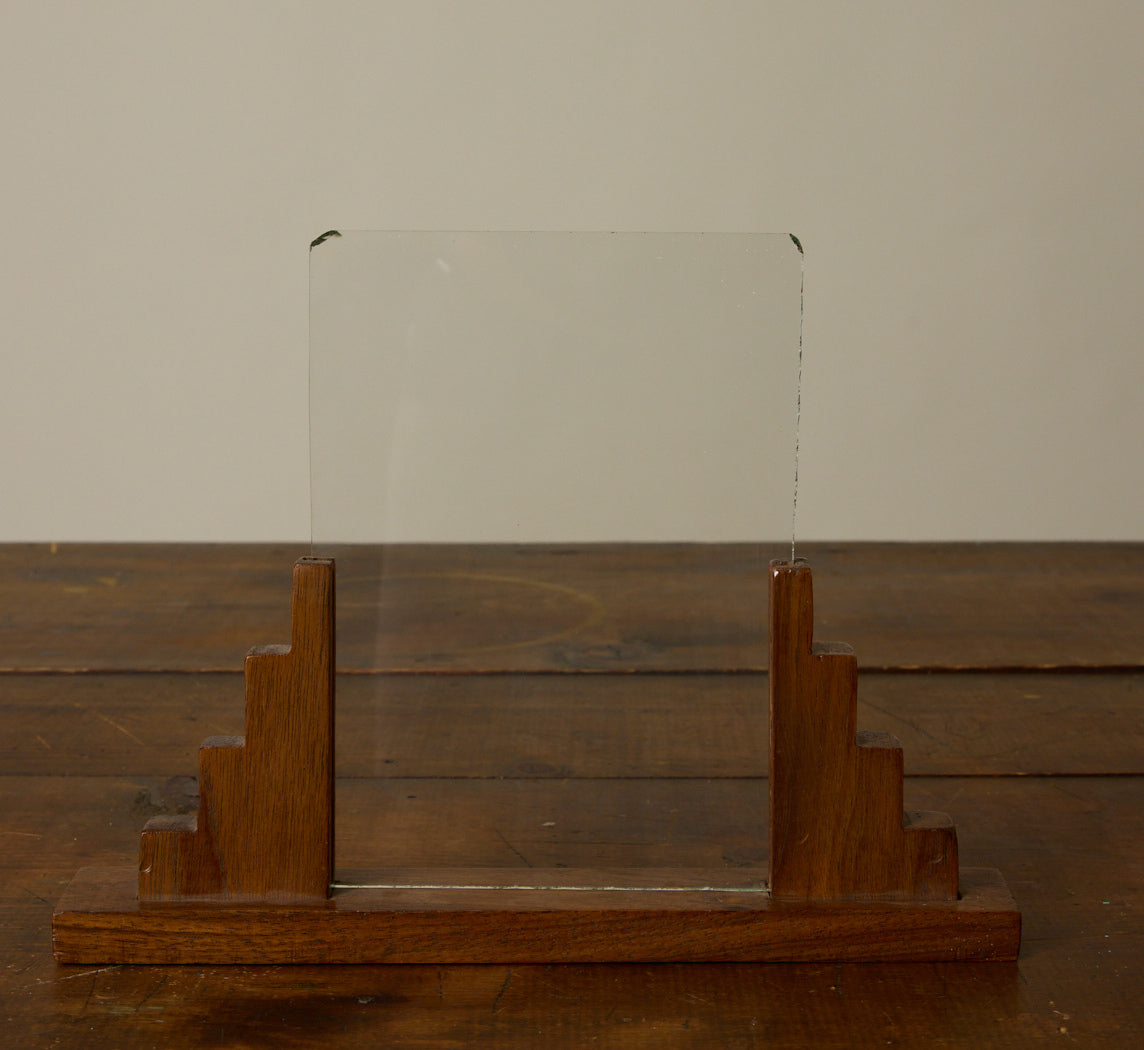 MEDIUM 1930S ART DECO OAK PICTURE FRAME