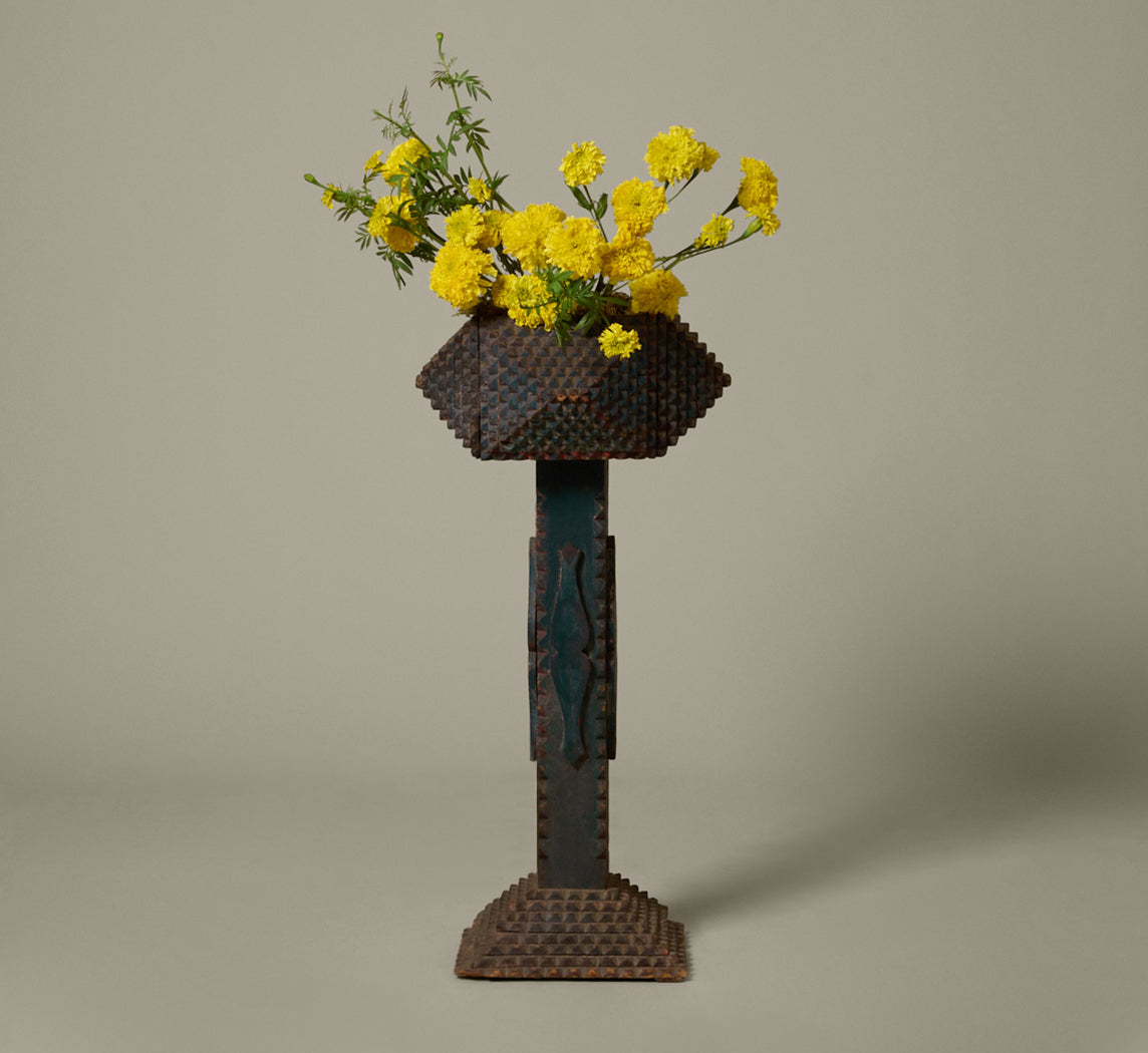 VINTAGE TRAMP ART RAISED PYRAMID PLANTER