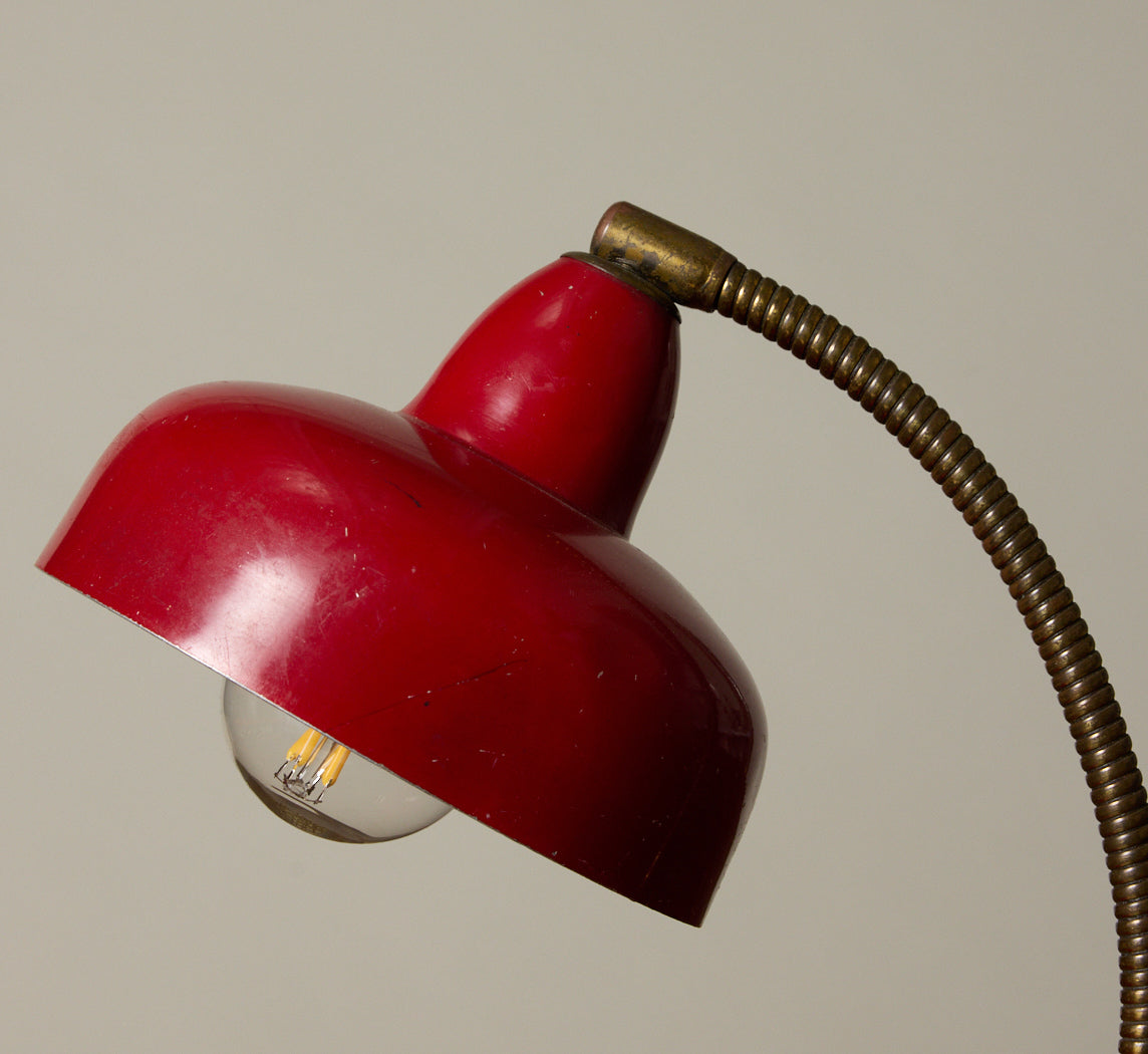 1950S FRENCH MID CENTURY RED AND BRASS GOOSENECK TABLE LAMP