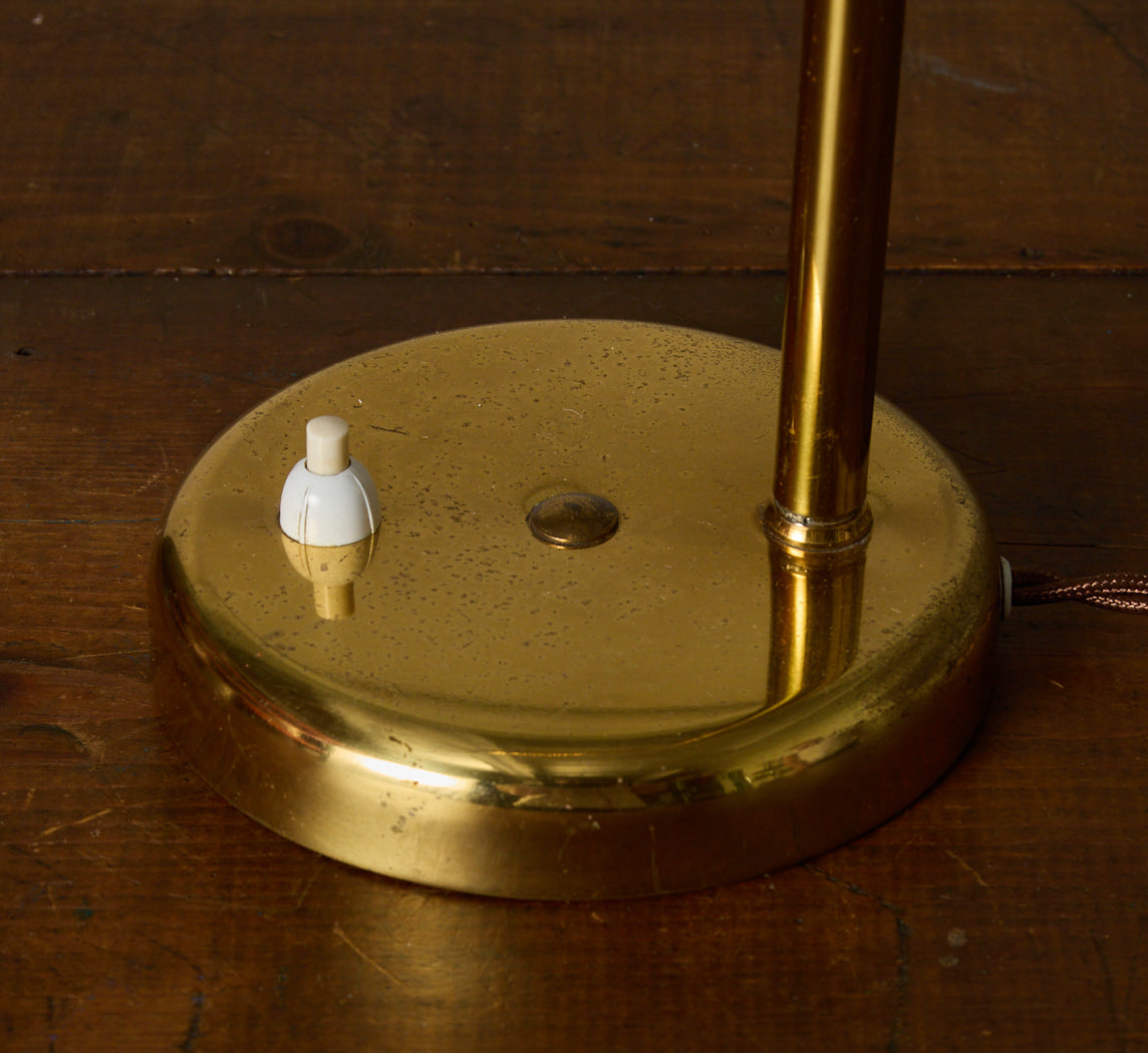 1950S FRENCH MID-CENTURY MODERN BRASS GOOSENECK LAMP WITH RED SHADE