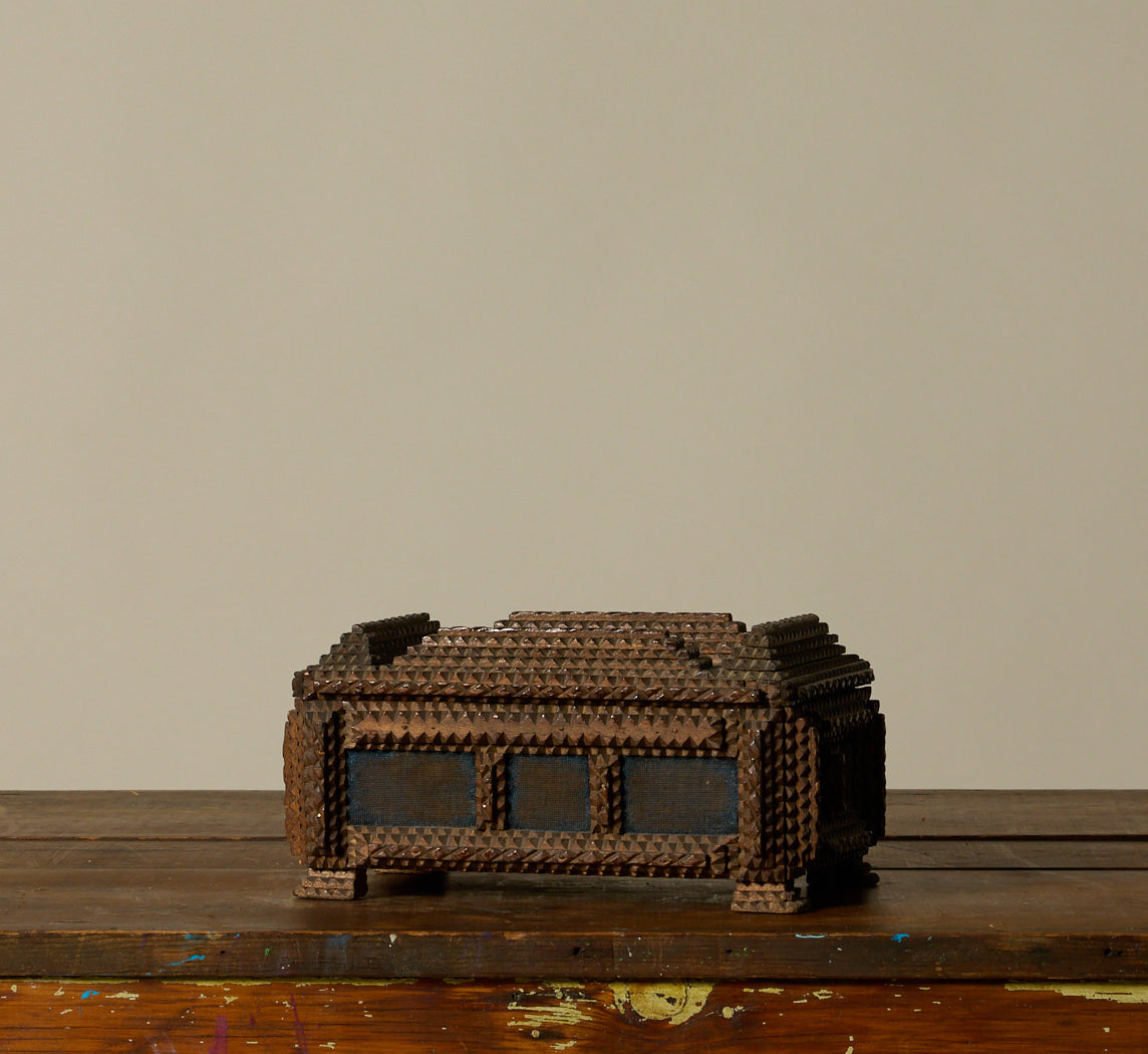 EARLY AMERICAN TRAMP ART JEWELRY BOX