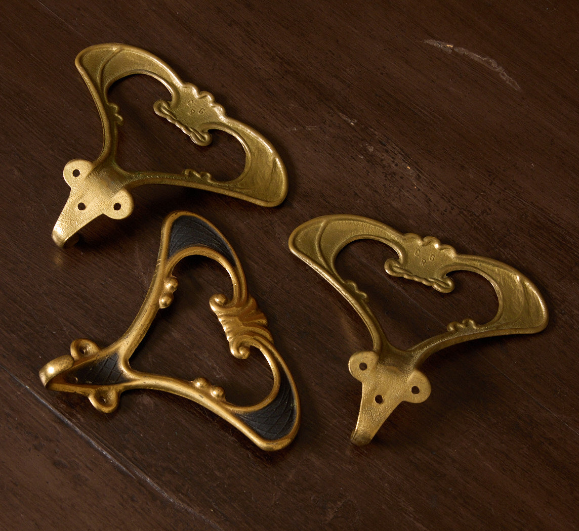 SET OF 3 ANTIQUE ITALIAN ART NOUVEAU BLACK & BRASS WALL HOOKS