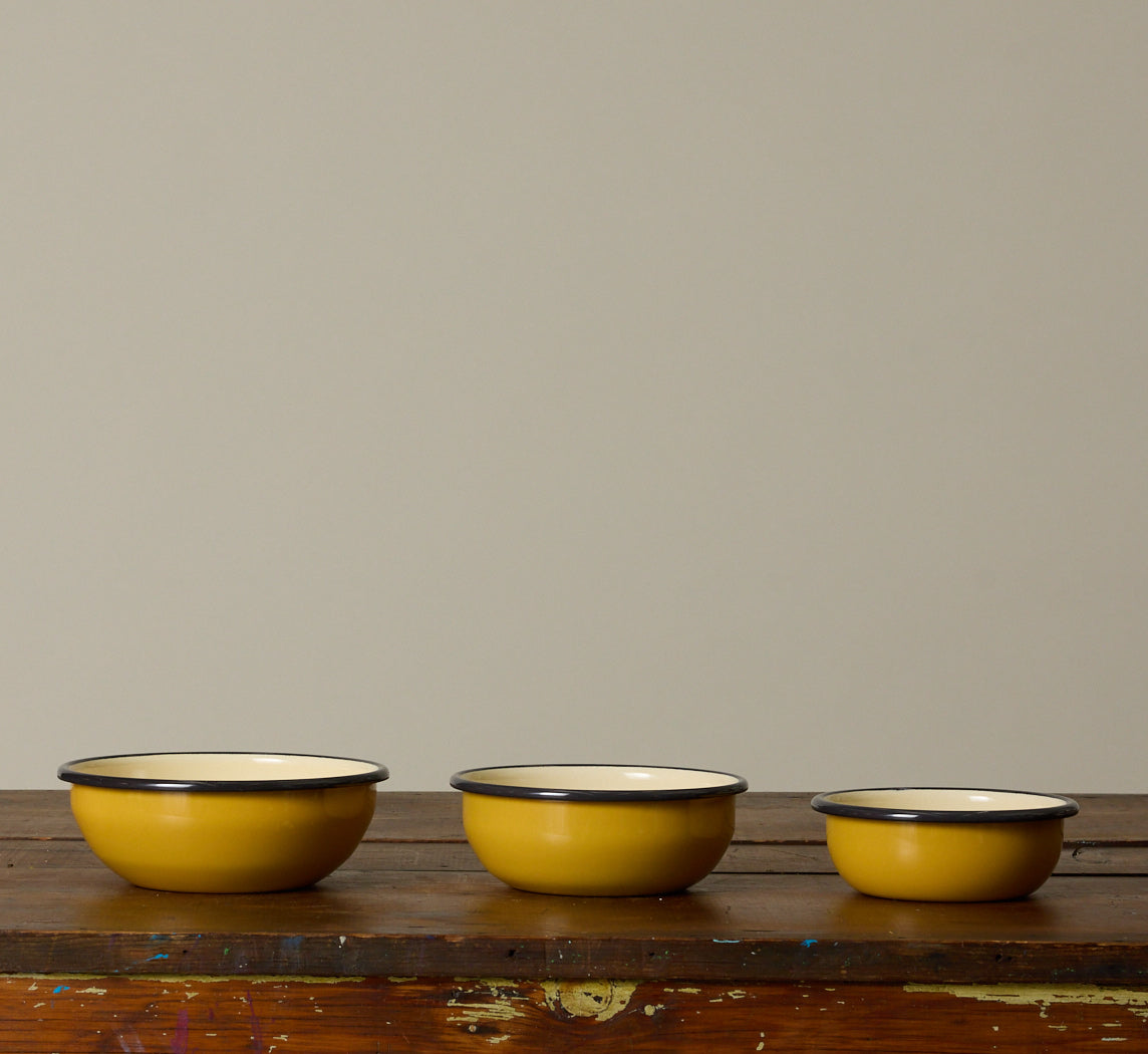 ENAMEL NESTING BOWLS IN BUOY