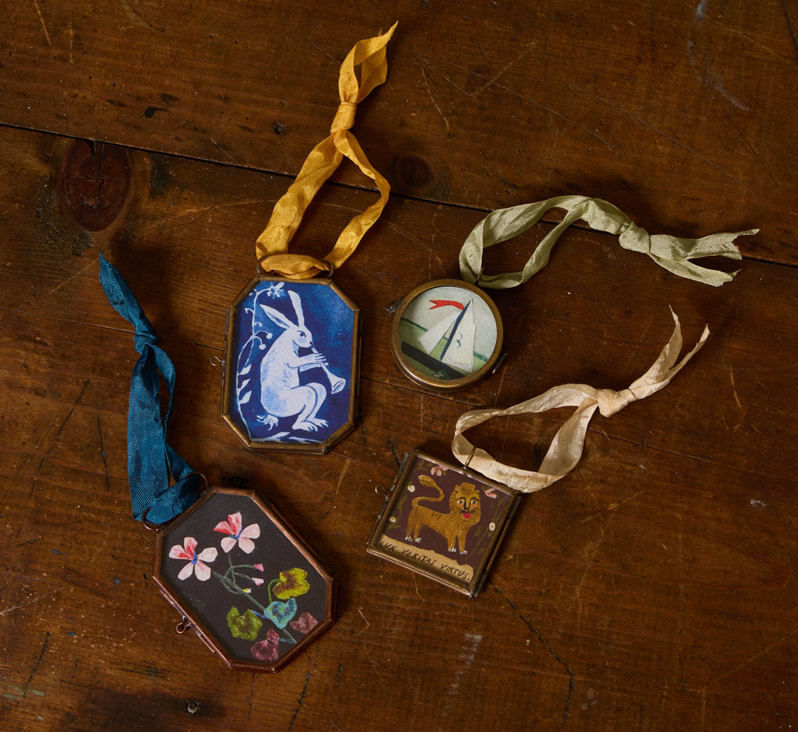 GERANIUM LOCKET ORNAMENT