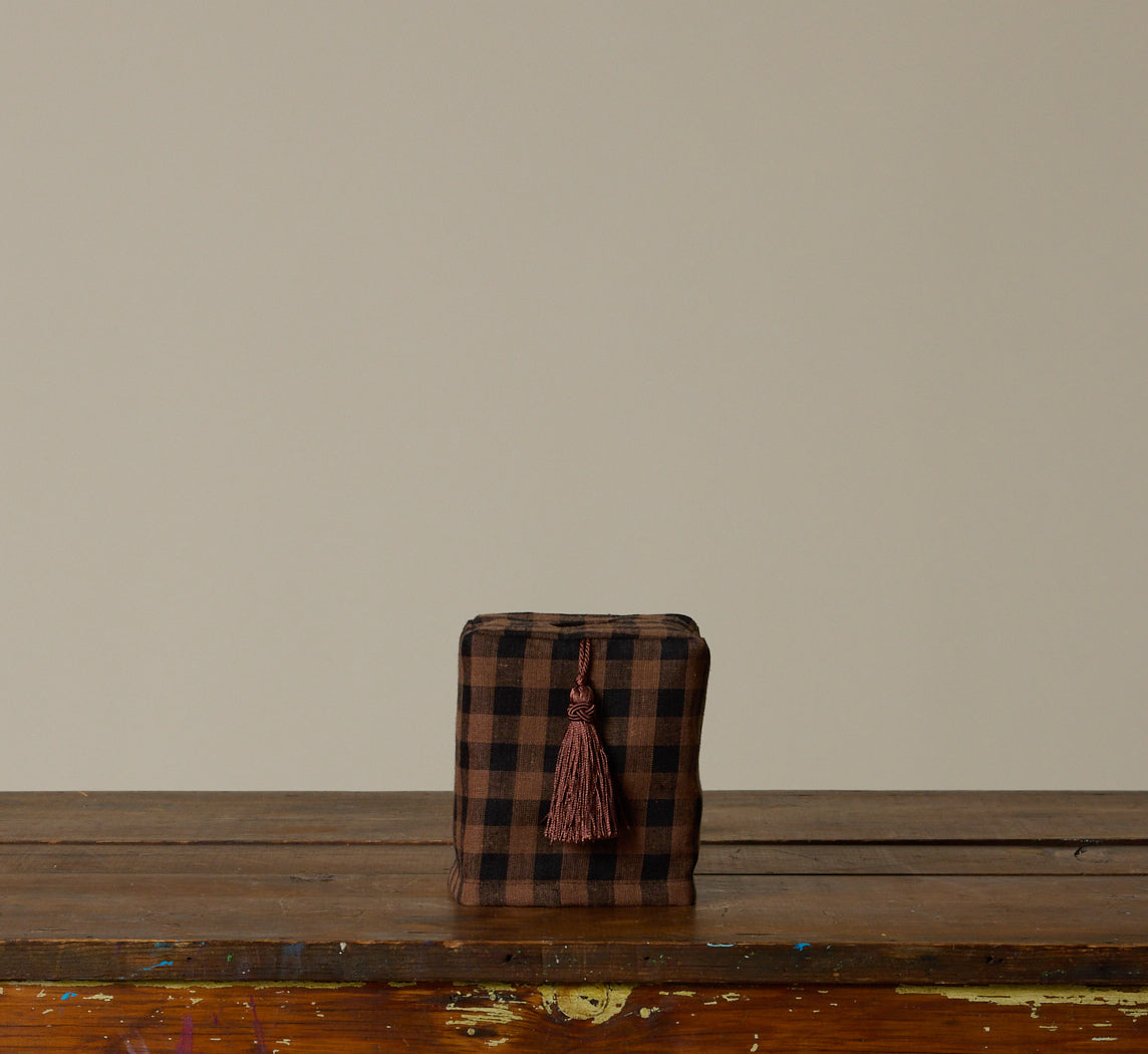 PIERCE & WARD VILLAGE SCENE IN PLUM LINEN TISSUE BOX COVER