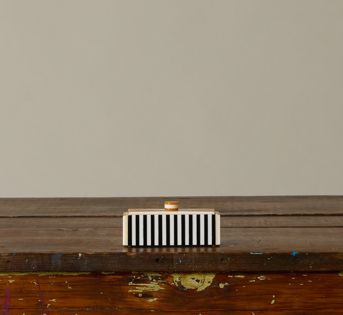 PETITE ALLEGRIA TRIANGLE BOX IN MUSTARD