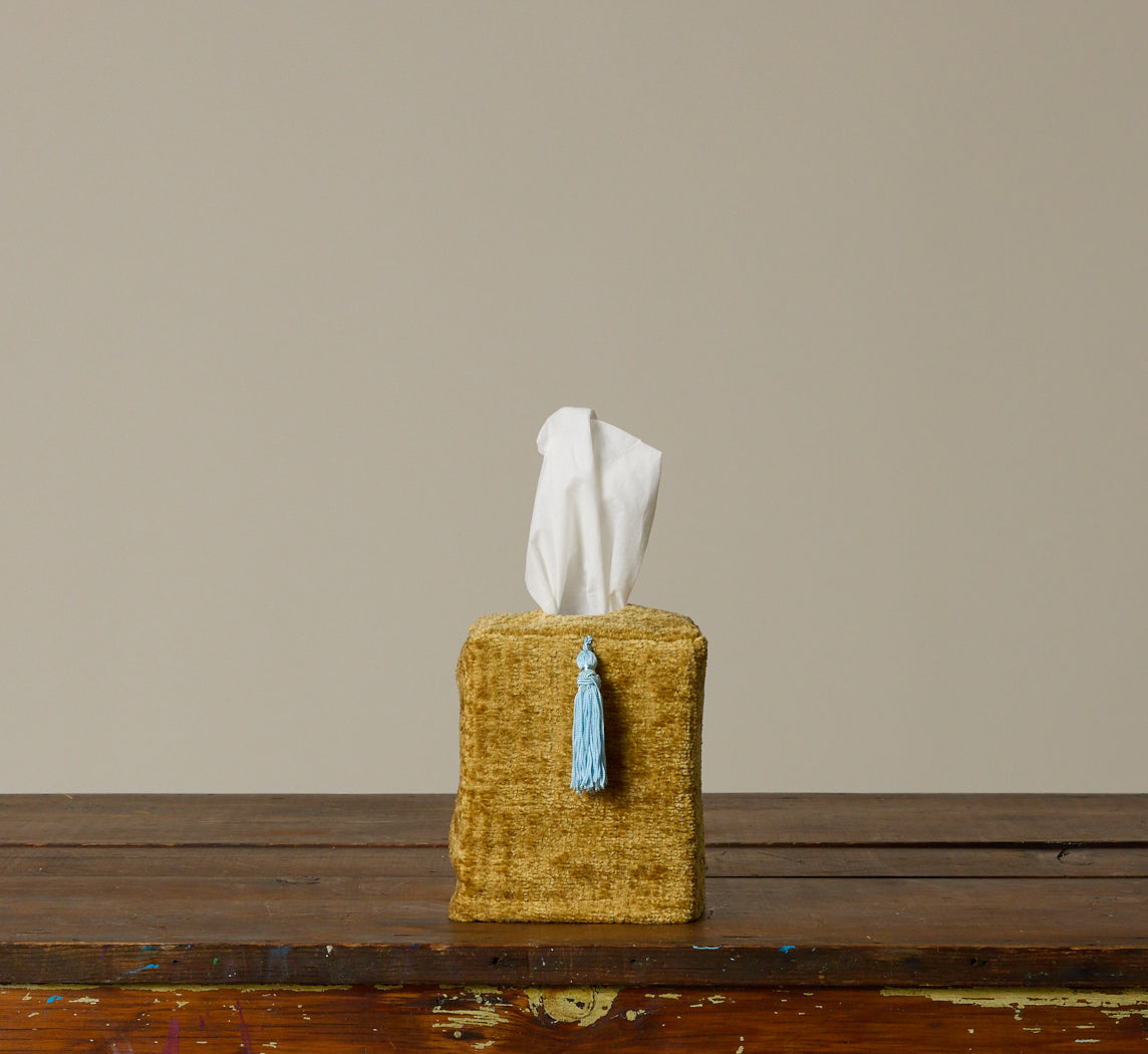 PIERCE & WARD GOLDEN POODLE TISSUE BOX COVER