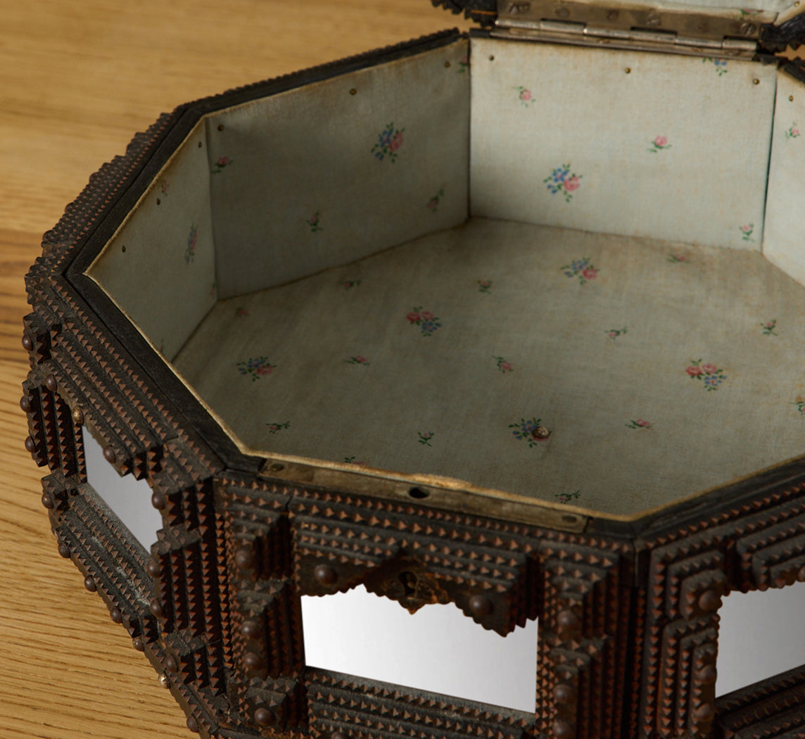 MIRRORED HAND-CARVED TRAMP ART JEWELRY BOX