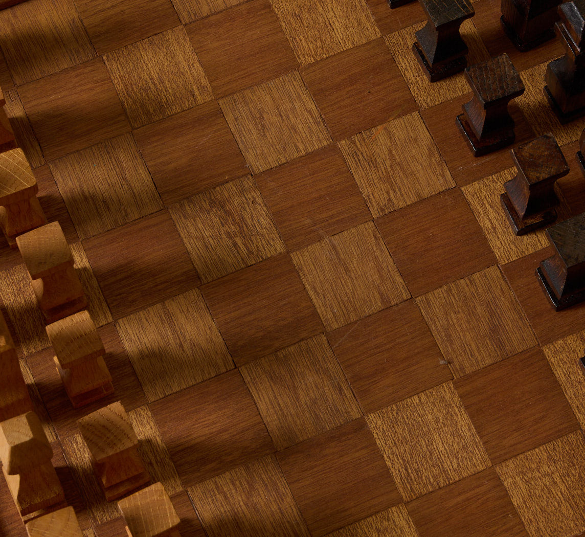DUTCH MODERNIST HAND CRAFTED CHESS SET WITH WOOD STORAGE BOX II