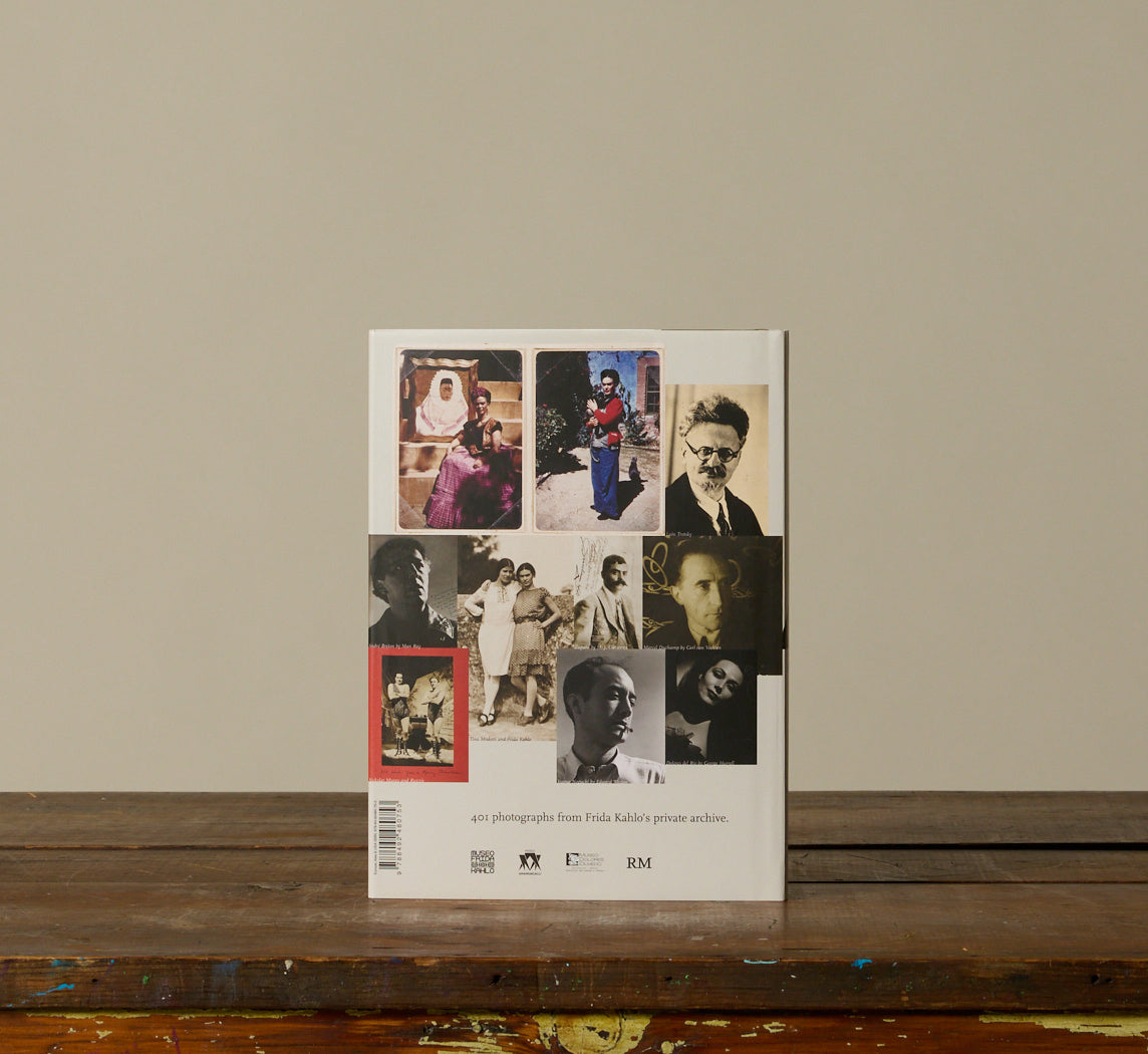 FRIDA KAHLO: HER PHOTOS BOOK