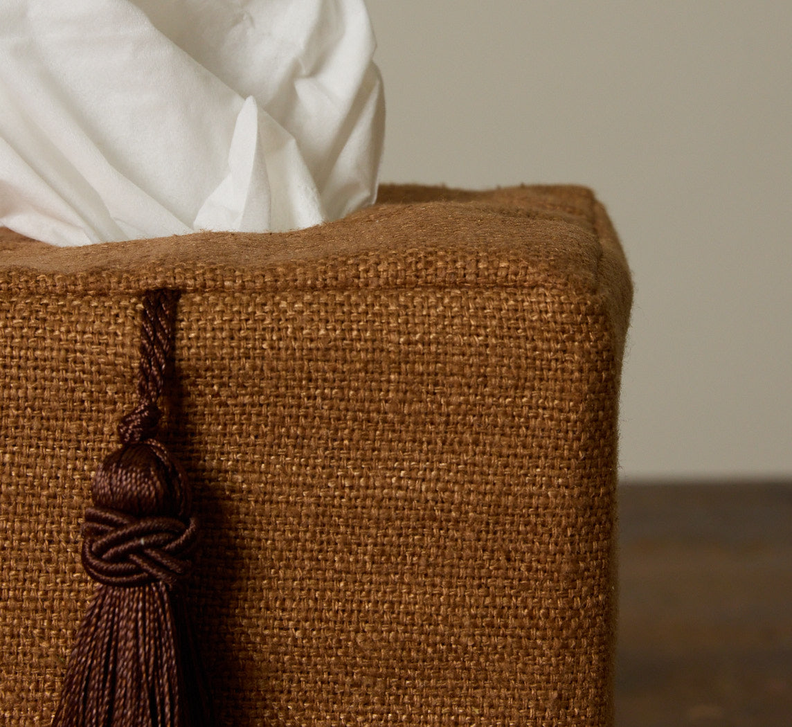 PIERCE & WARD CARAMEL TISSUE BOX COVER IN RAW SILK