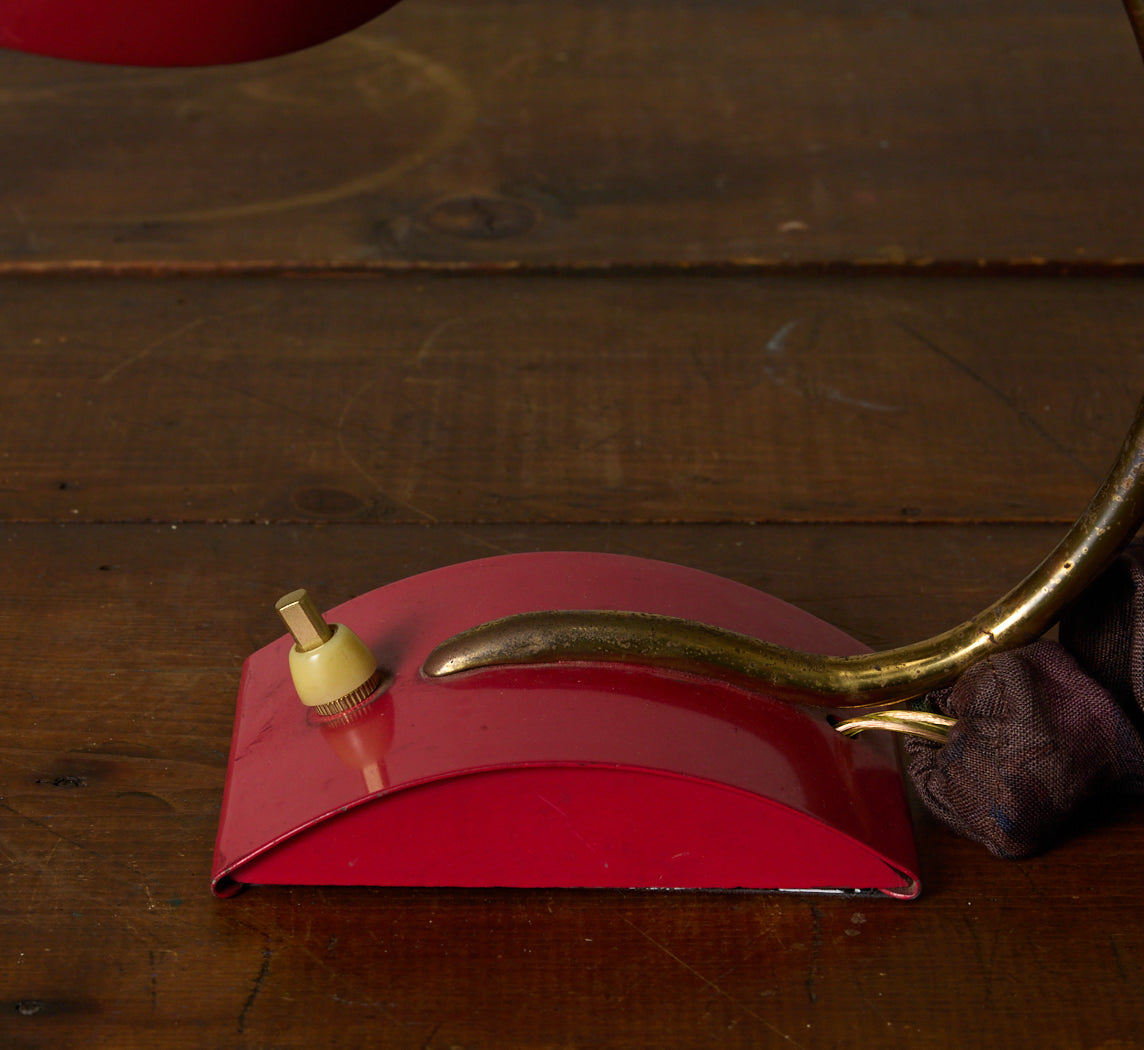 MID CENTURY SCARLETT ENAMEL CONICAL TABLE LAMP