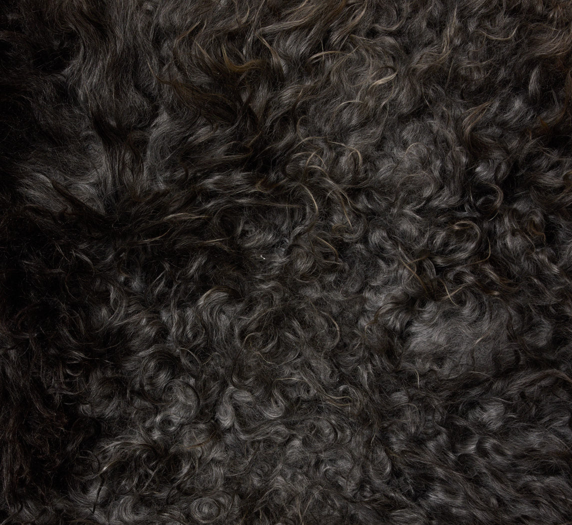 ISLE OF SKYE DARK PELSSAU SHEEPSKIN THROW