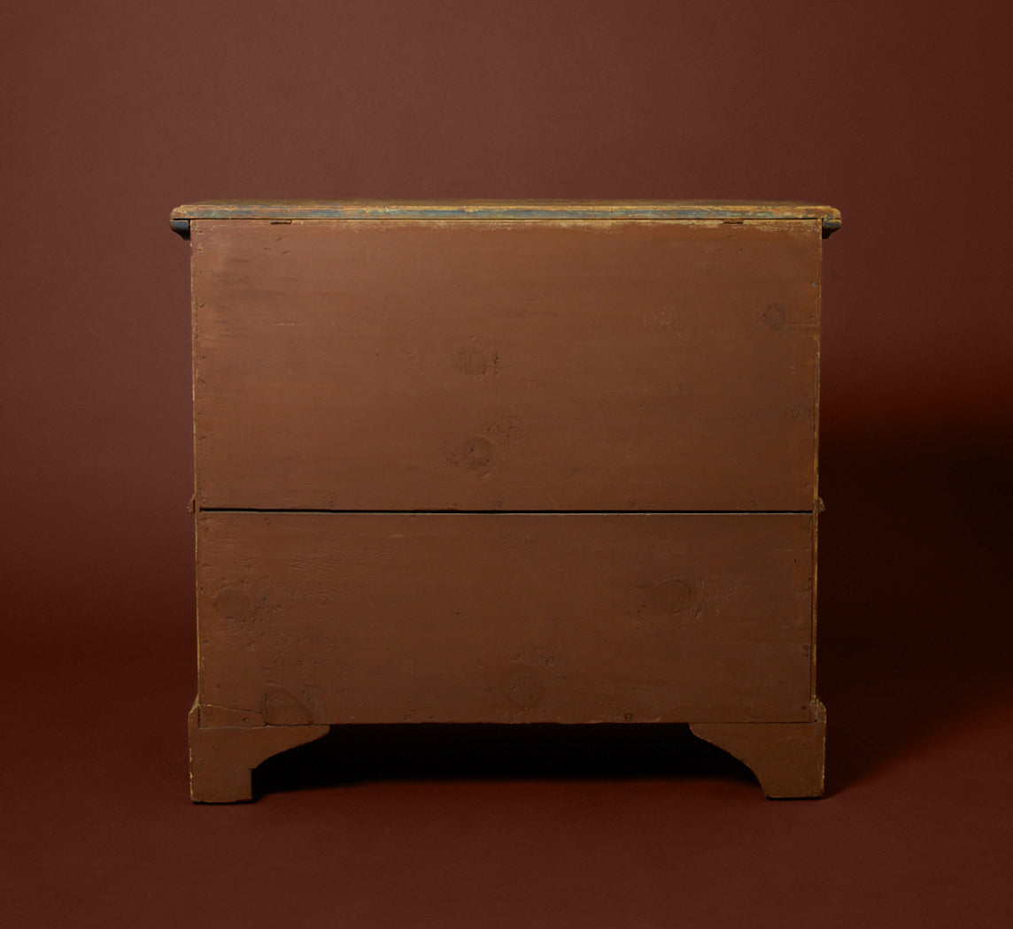 EARLY 19TH CENTURY AMERICAN BLANKET CHEST