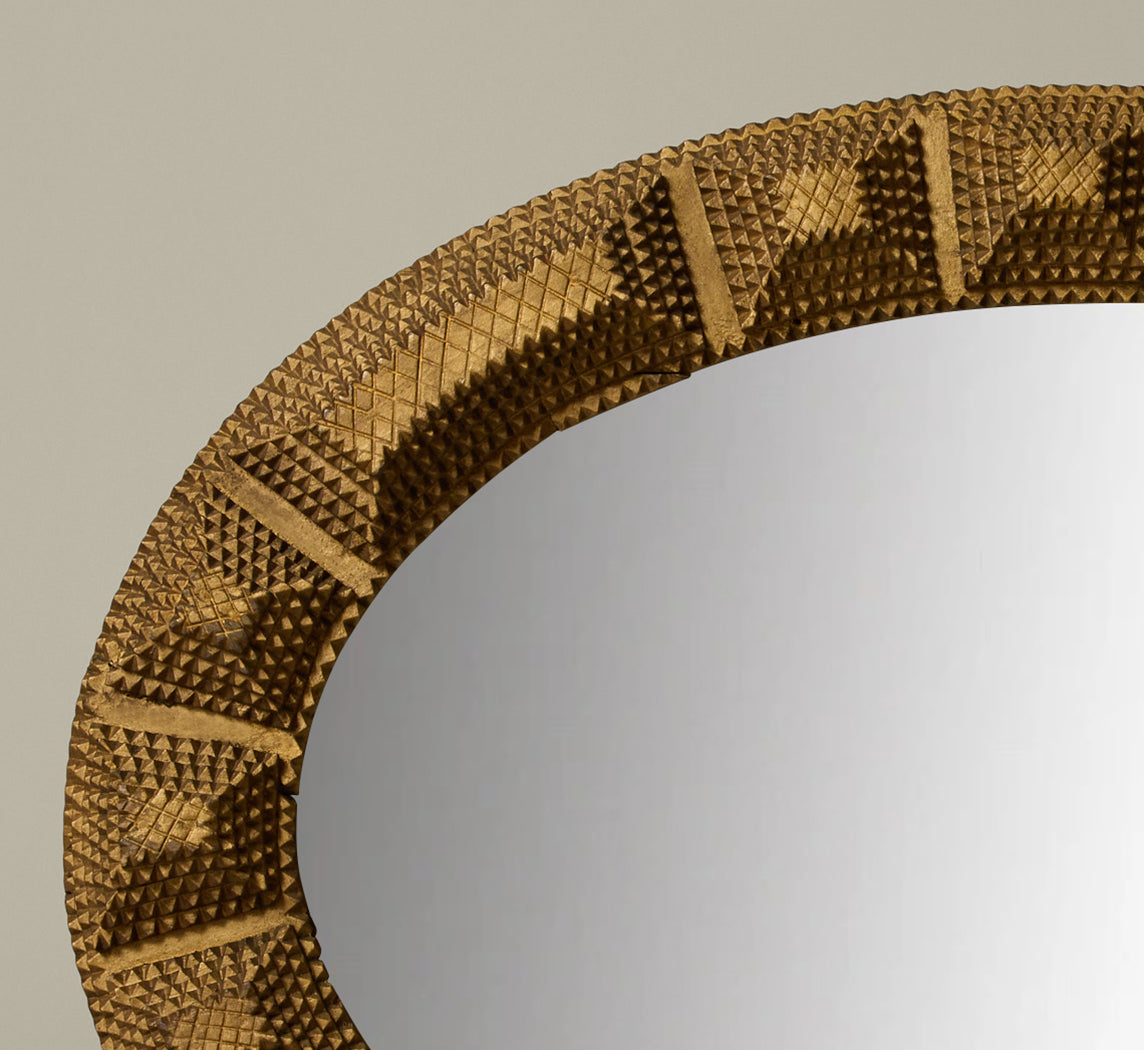 EARLY 19TH CENTURY GILDED OVAL TRAMP ART MIRROR