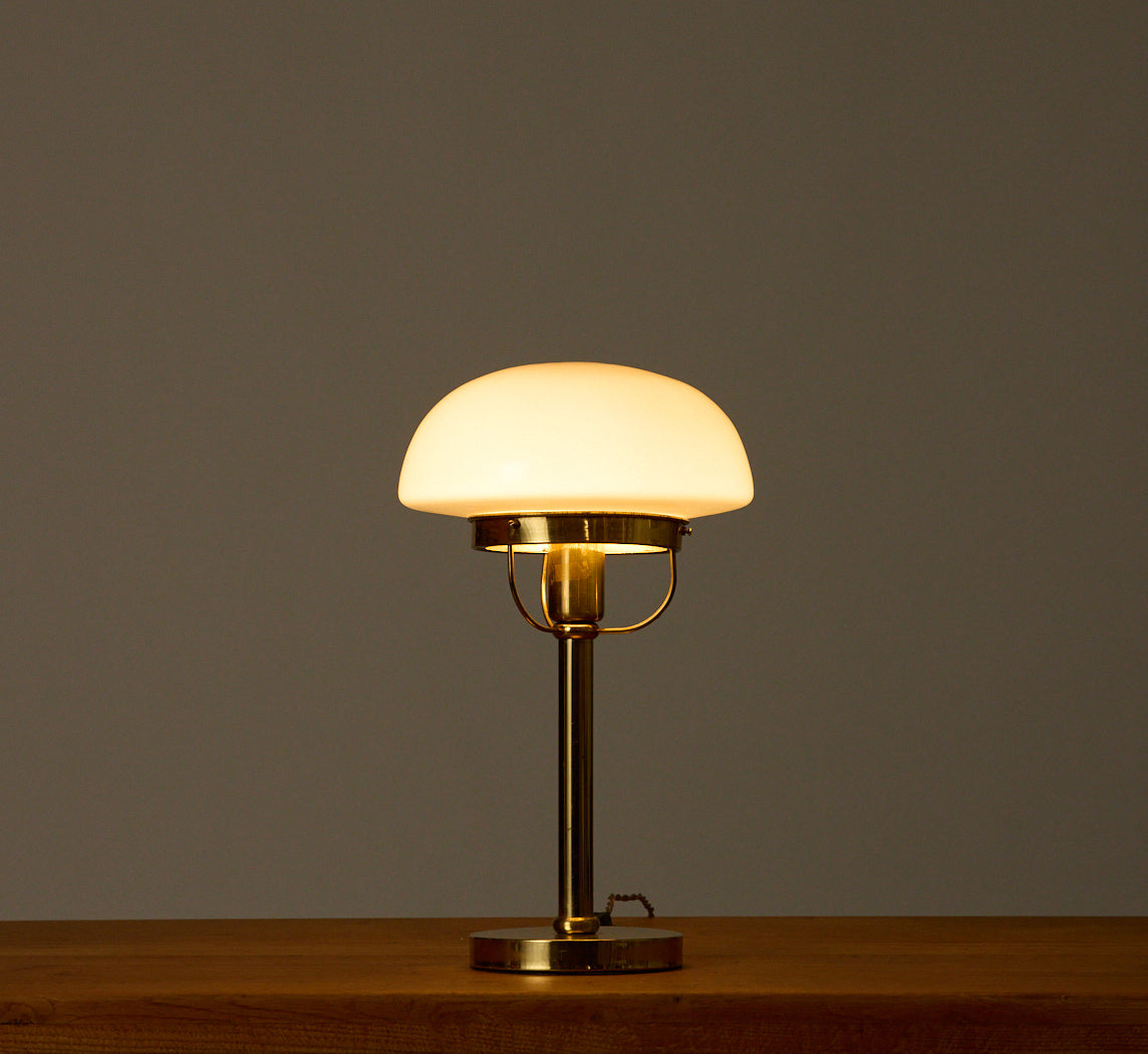 MID CENTURY ITALIAN BRASS AND OPALINE GLASS TABLE LAMP