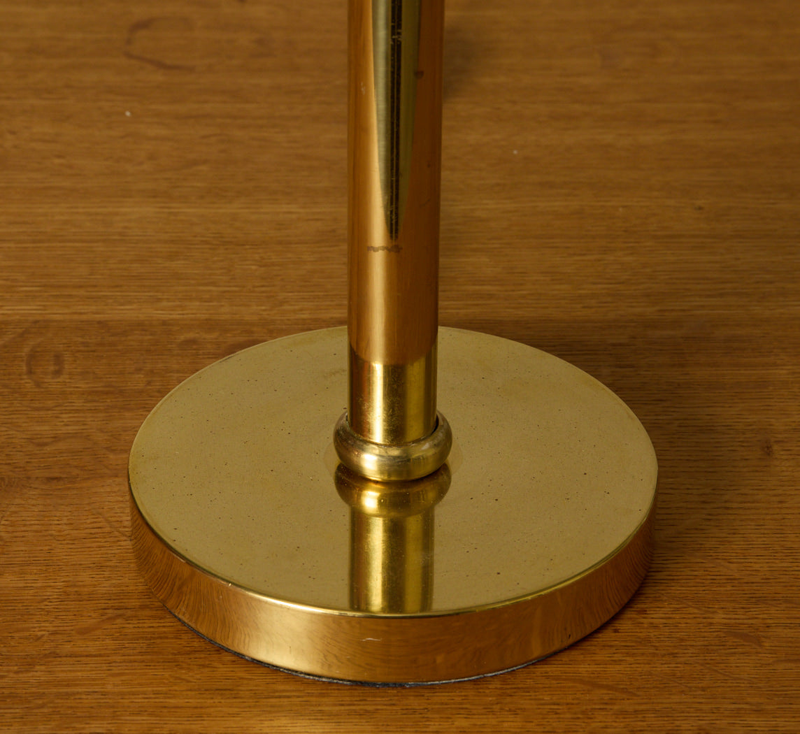 MID CENTURY ITALIAN BRASS AND OPALINE GLASS TABLE LAMP