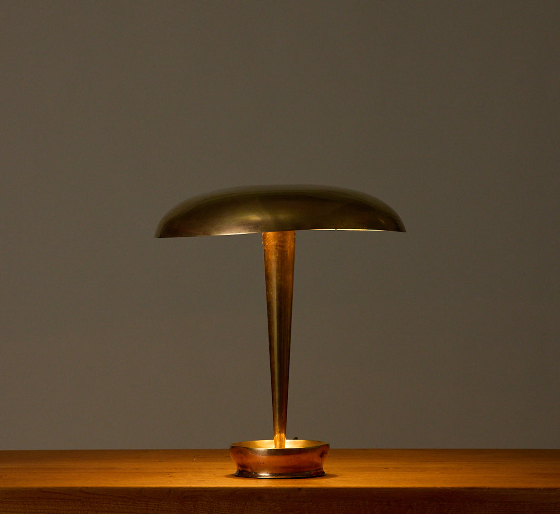 MID CENTURY BRASS TABLE LAMP WITH DOME SHADE