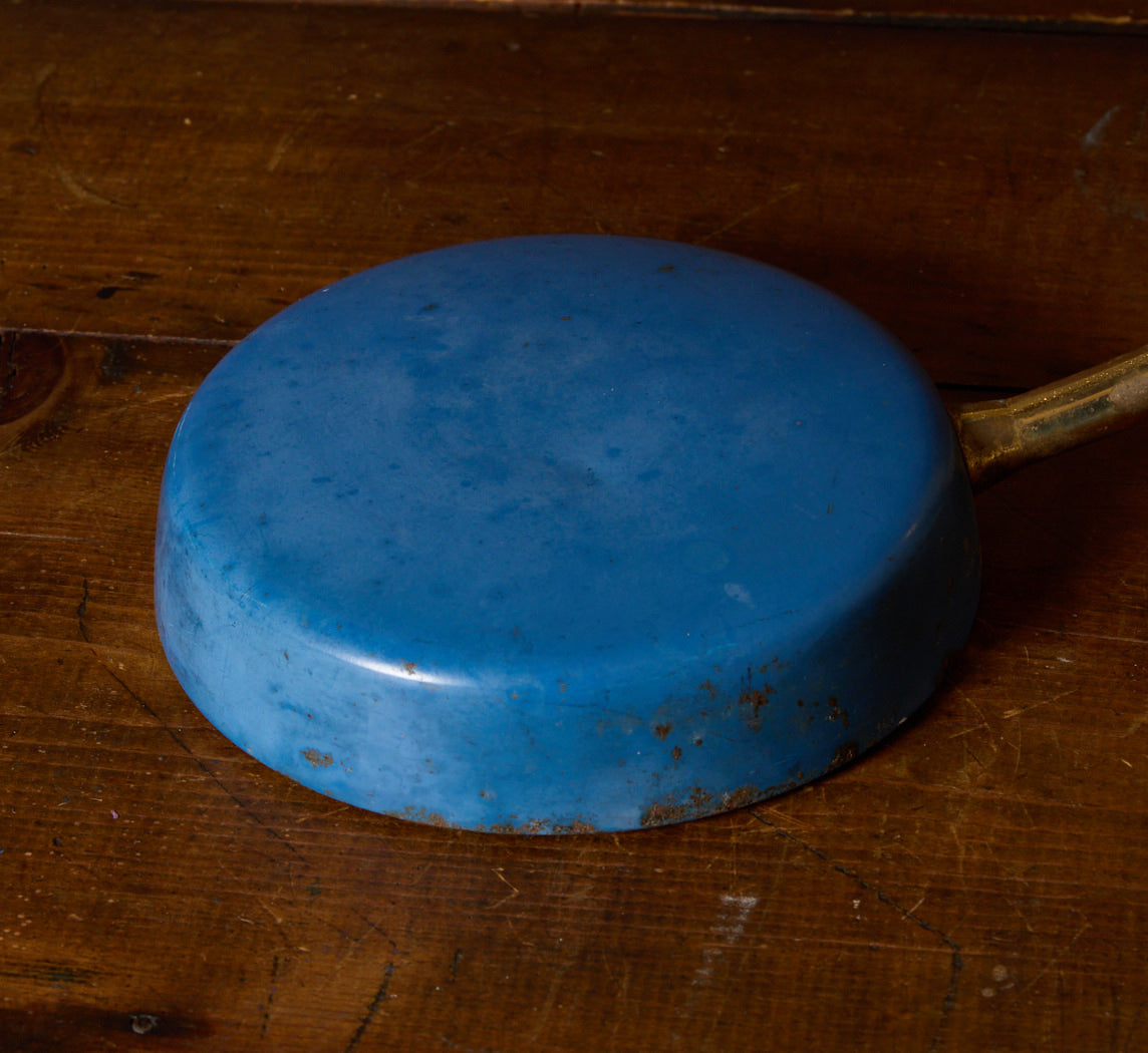 MID CENTURY TWO-TONE DOMED TABLE LAMP