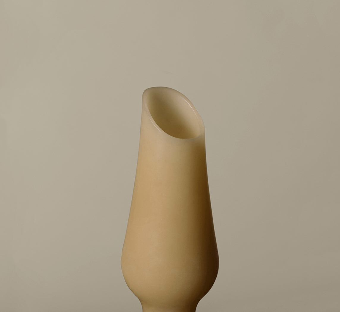 HANDS WAX VASE IN TAUPE
