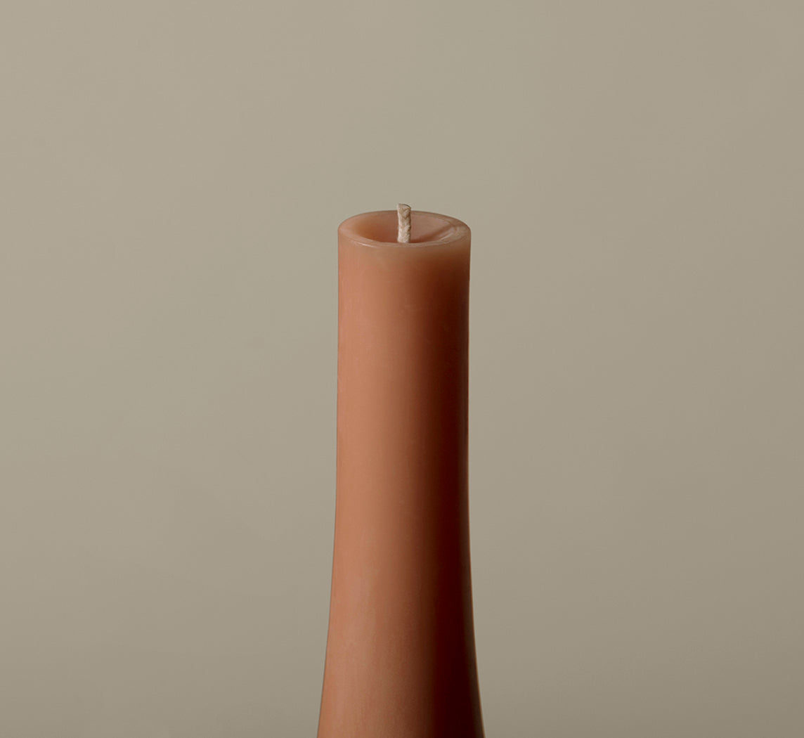 HANDS CHIMNEY CANDLE IN BLUSH