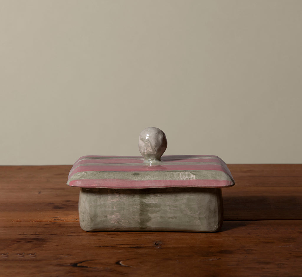 BUTTER DISH IN GREEN MARBLE WITH PINK STRIPE