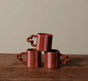 TERRACOTTA WIGGLE MUG WITH PINK STRIPE