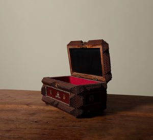 VINTAGE TRAMP ART JEWELRY BOX WITH BOTANICAL MOTIFS