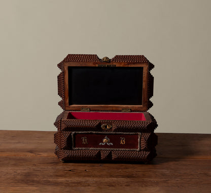 VINTAGE TRAMP ART JEWELRY BOX WITH BOTANICAL MOTIFS