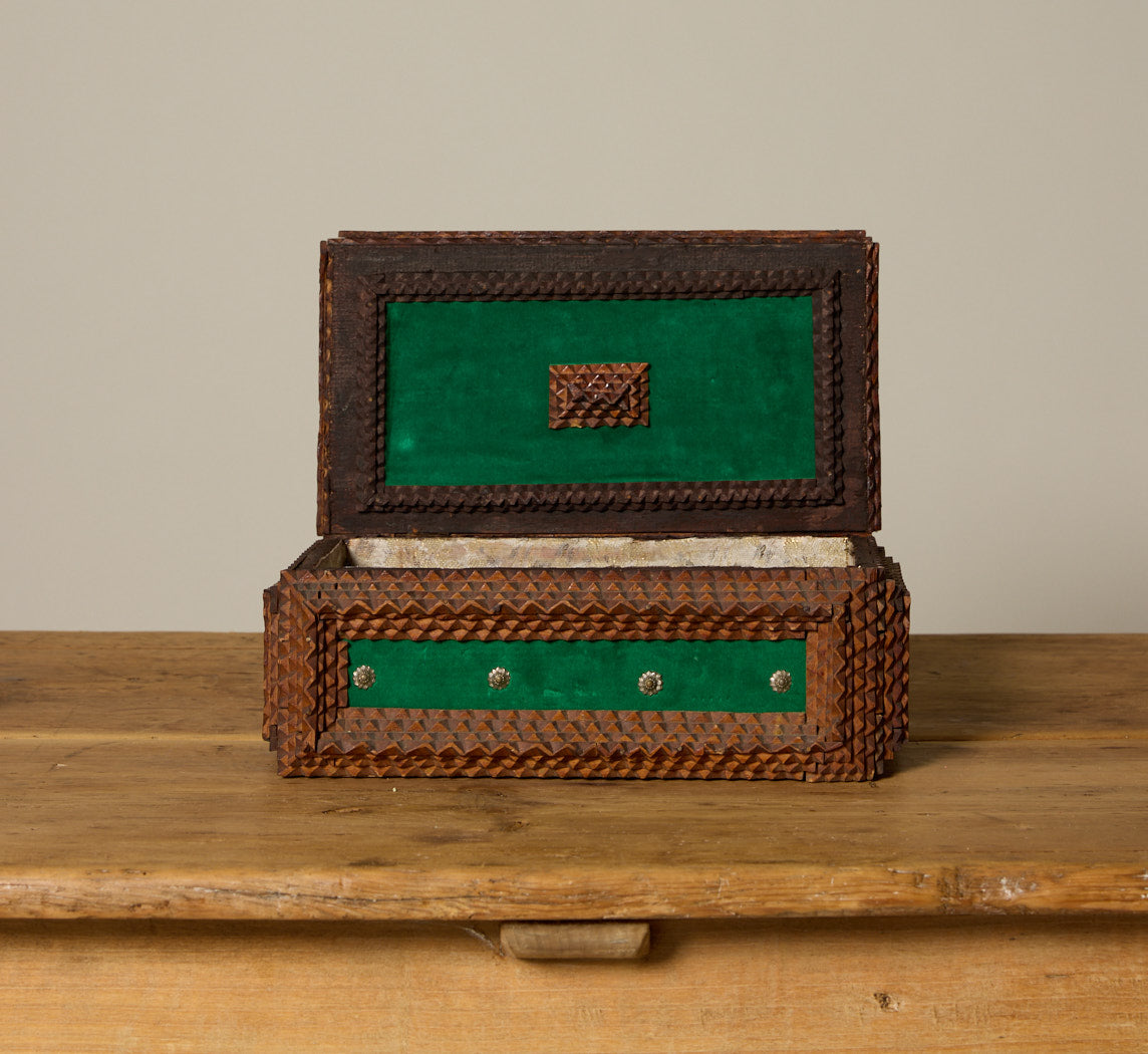 TRAMP ART BOX WITH GREEN VELVET DETAIL